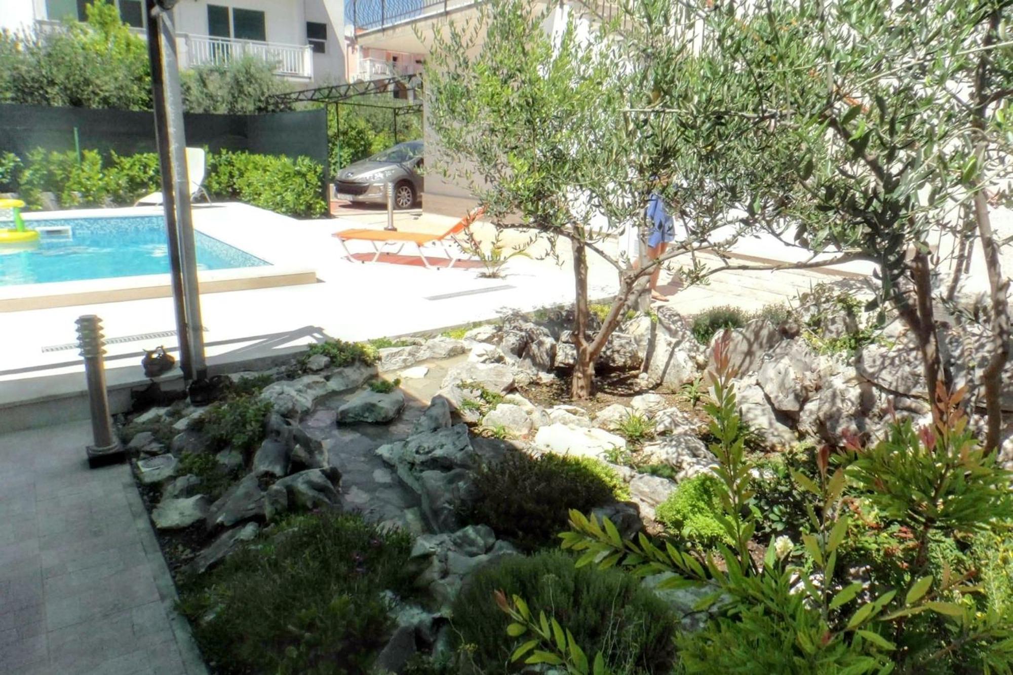 Panoramic Apartment In Kastel Stafilic 100 M² Shared Pool Kastela Bagian luar foto